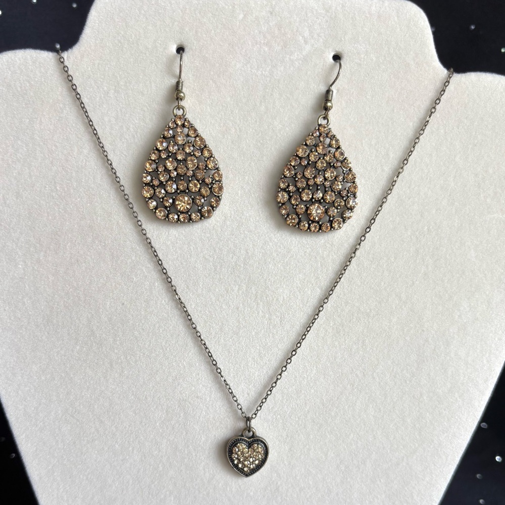 Champagne Rhinestone Teardrop Earrings & Heart Pendant Necklace Set - Brass